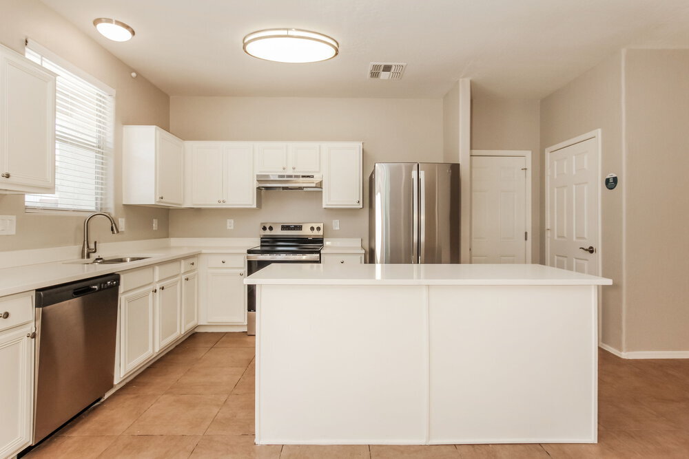 Building Photo - 6609 W Monroe St