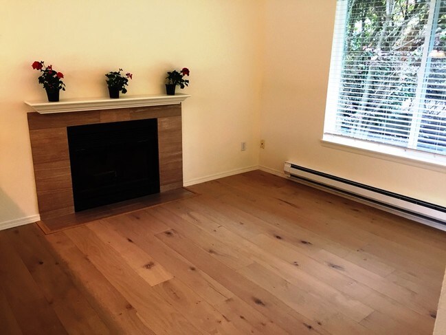 Building Photo - 19004 12th Ave NE