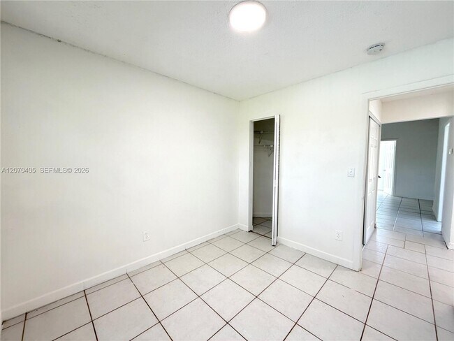 Building Photo - 9850 W Heather Ln