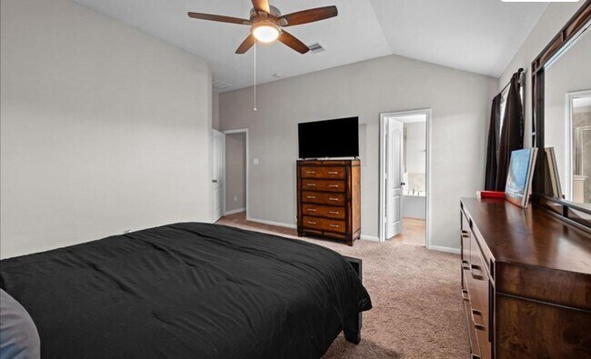 Building Photo - 689 Forest Bend Ln