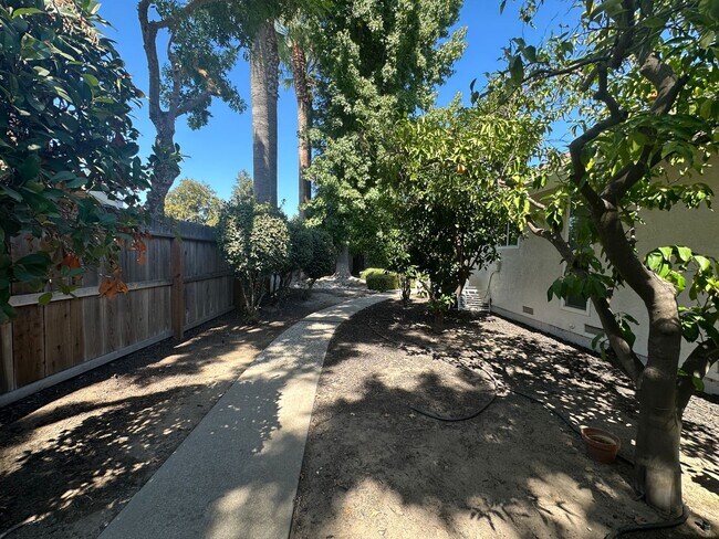 Building Photo - 2601 Bardolino Ln