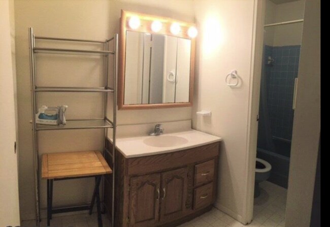 bathroom - 1121 W Aaron Dr