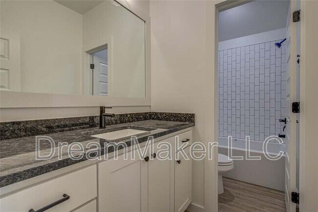 Building Photo - 138 Trimble Dr