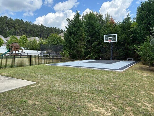 Building Photo - 78123 Rillstone Dr