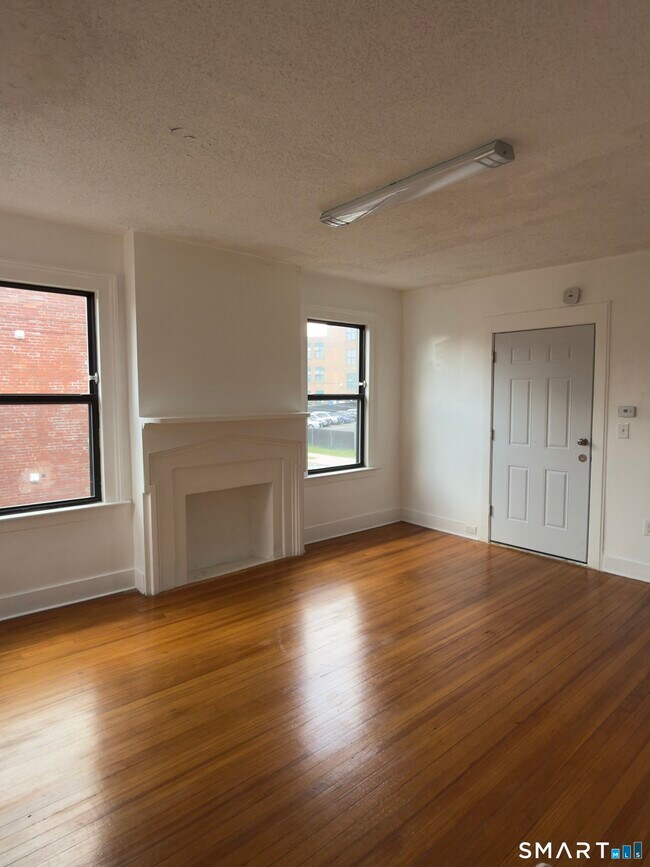 Building Photo - 72 Cedar St