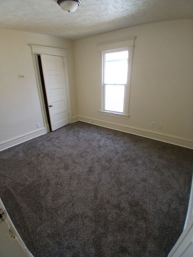 Building Photo - 231 Forest Ave