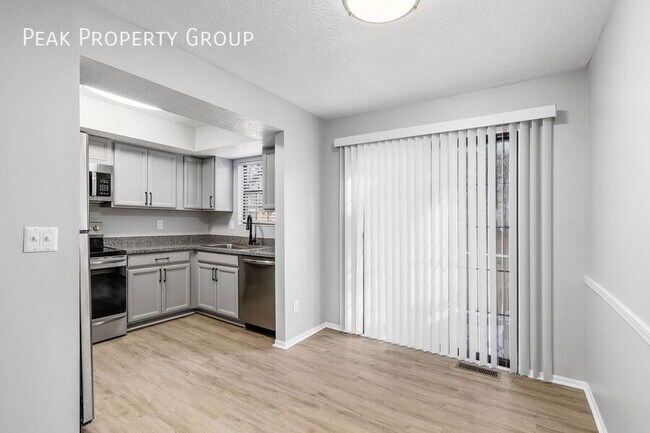 Building Photo - 182 Blakeford Dr