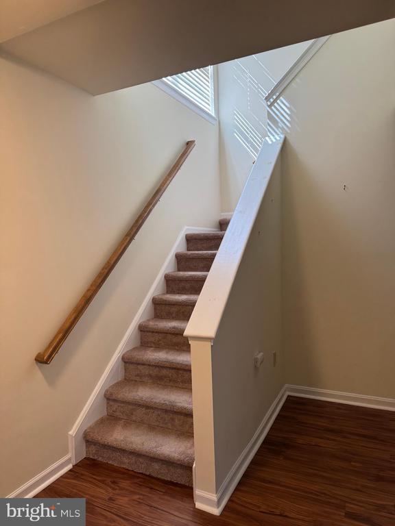 Building Photo - 149 Laurel Ct