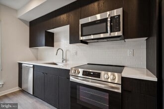 Building Photo - 3449 Scotts Ln