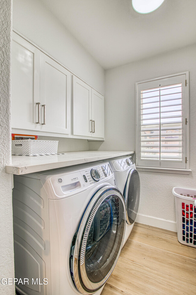Building Photo - 6205 Brisa Del Mar Dr
