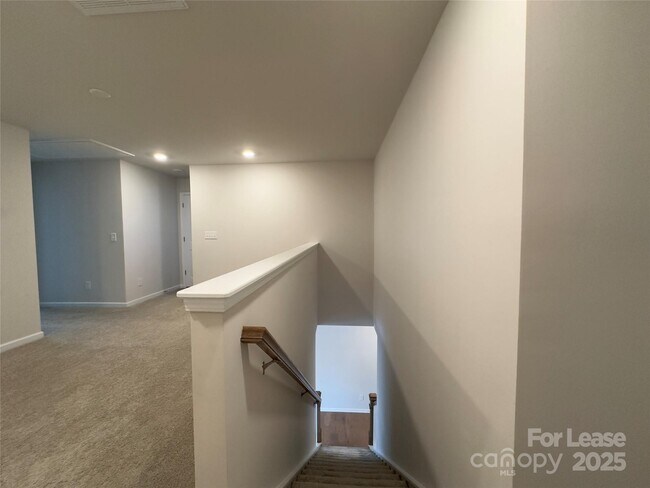 Building Photo - 403 Wescott St