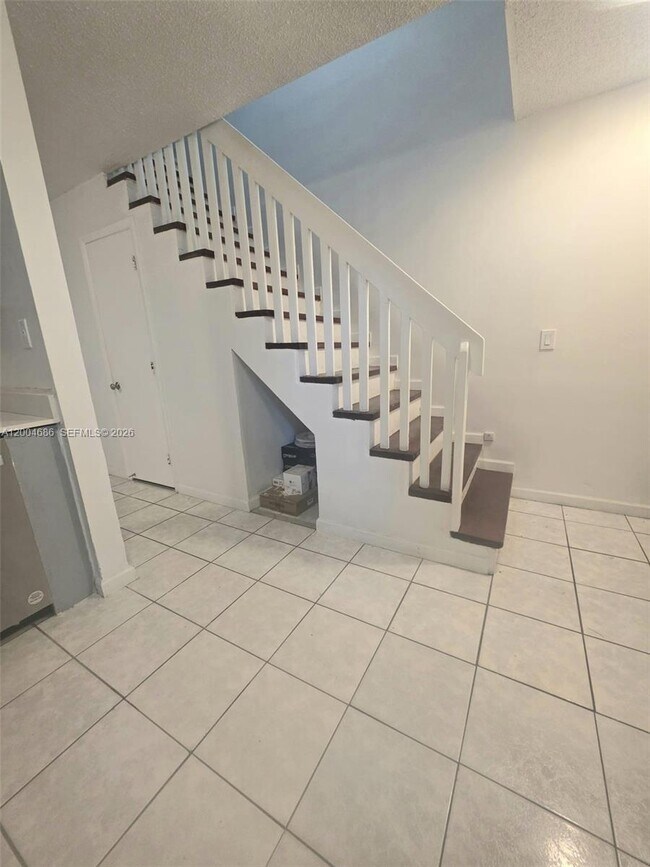 Building Photo - 8958 W Sample Rd