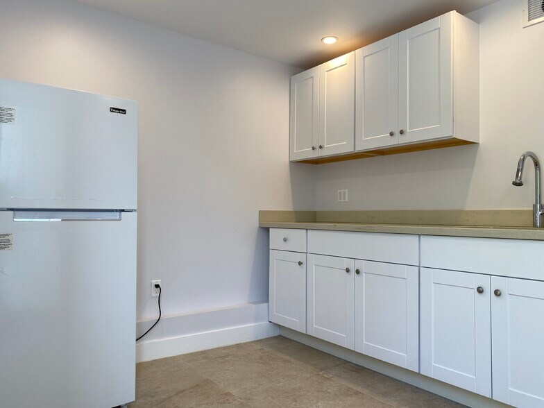 Building Photo - 52 Avalon Dr