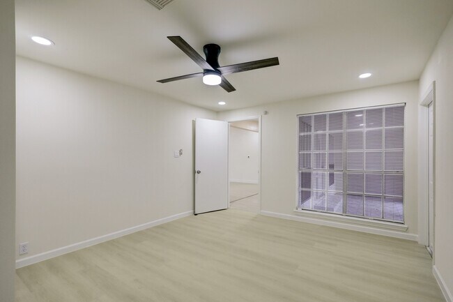 Building Photo - 5506 Bent Bough Ln