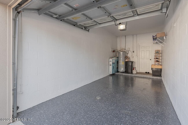 Building Photo - 3892 Summer Grove Way N