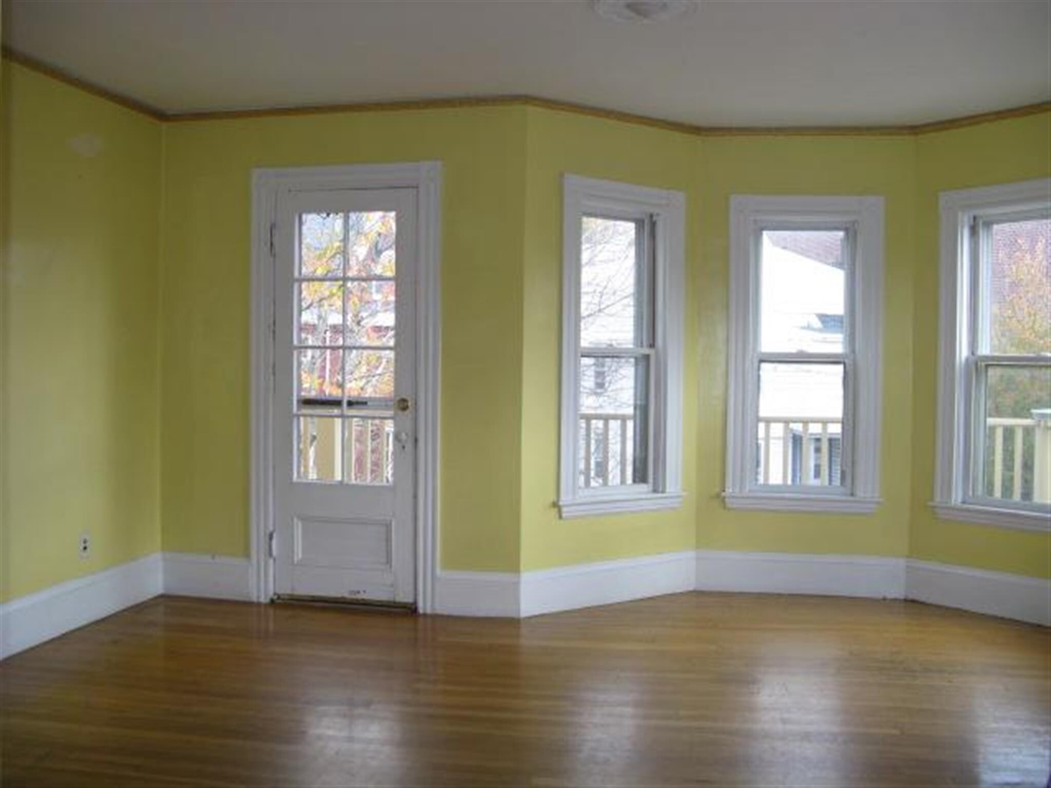 Building Photo - 30 Elm St