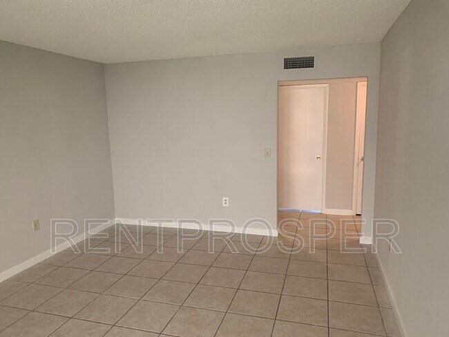 Building Photo - 4267 S Semoran Blvd