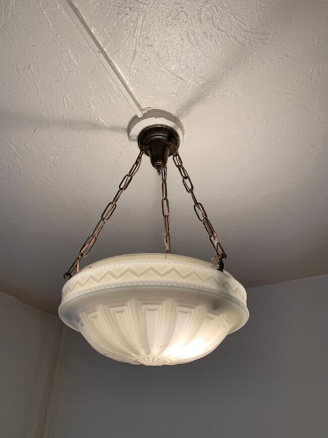 Building Photo - Downtown  2 bedroom Condo across from  St. Thomas close to MCTC, UMN, MCAD . New hardwood floors