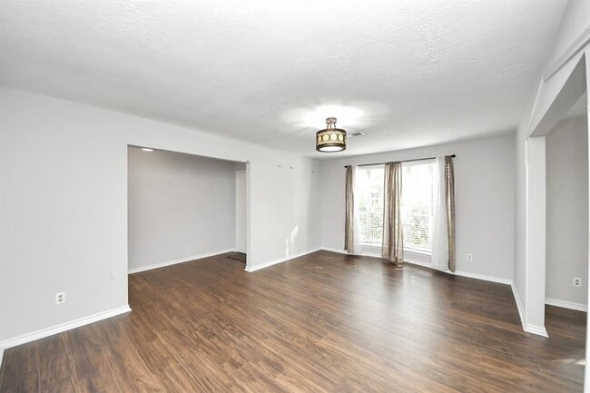 Building Photo - 15135 Chipman Ln.