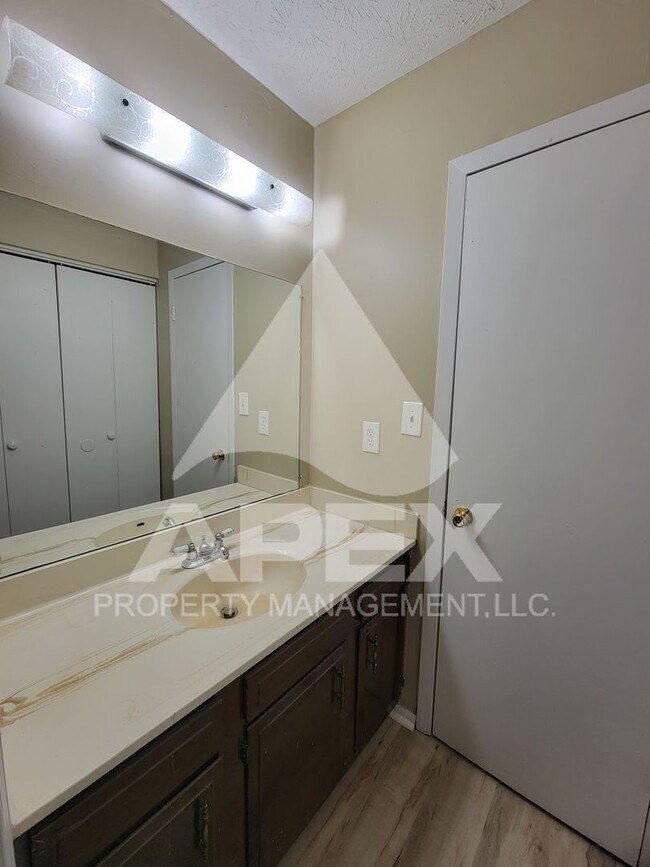 Building Photo - 9148 Cedarpark Ln NW