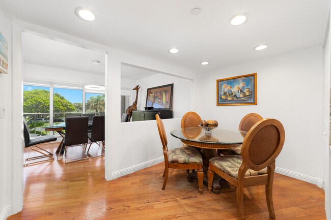 Building Photo - 4301 N Ocean Blvd