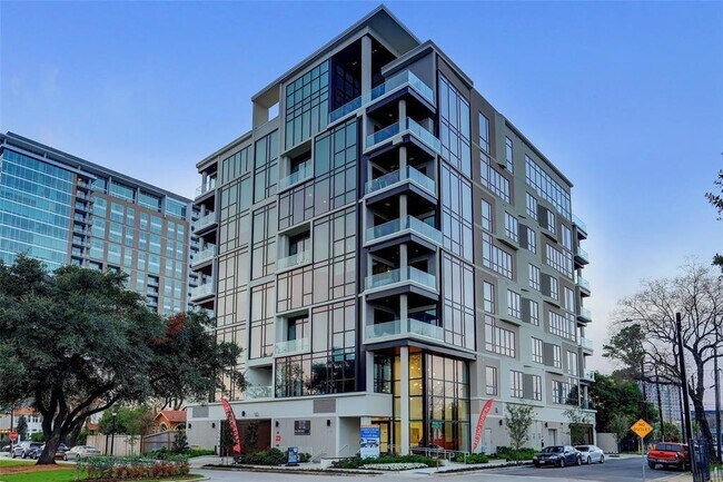 Building Photo - 5104 Caroline St