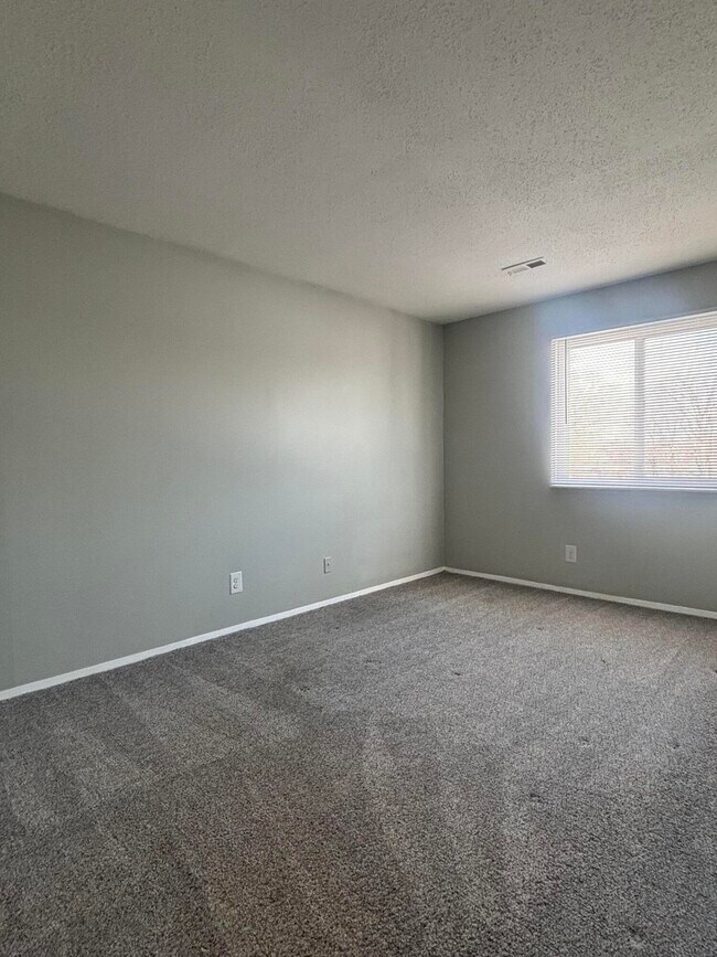 Building Photo - 157 Canfield St