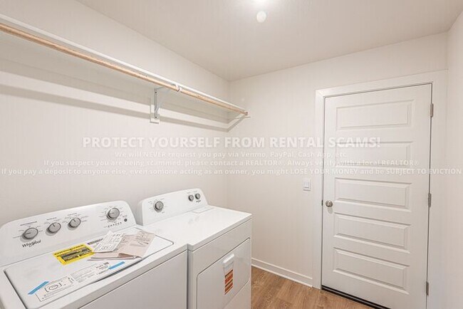 Building Photo - 420 Reagan St