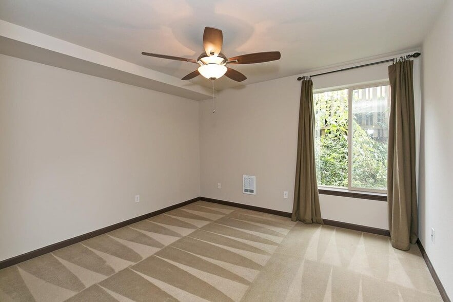 Building Photo - 3661 Phinney Ave N