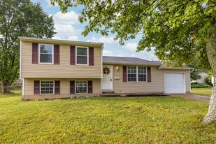 Building Photo - 1885 Lincrest Dr