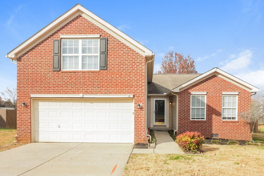 Primary Photo - 3423 Ravenel Ct