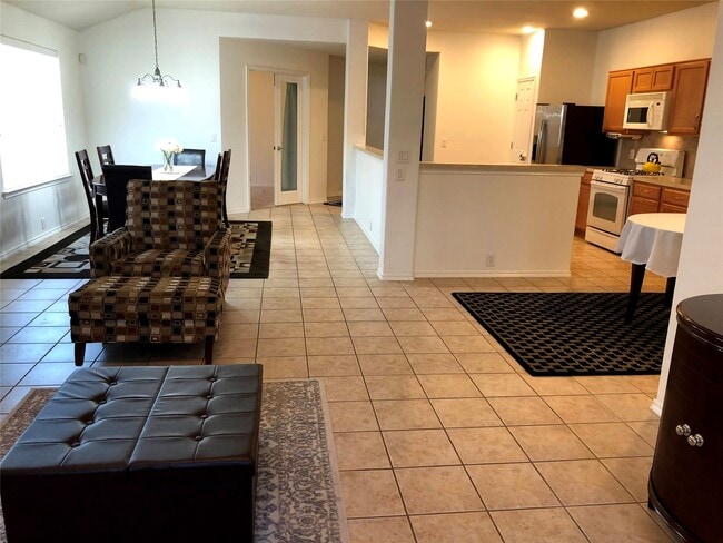 Building Photo - 4611 Pin Oak Creek Ln