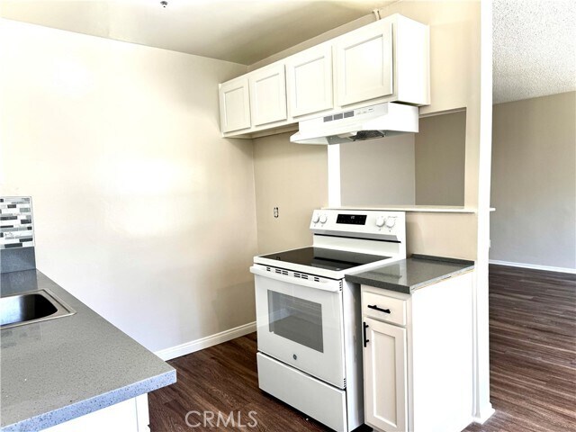 Primary Photo - 1066 E 3rd St