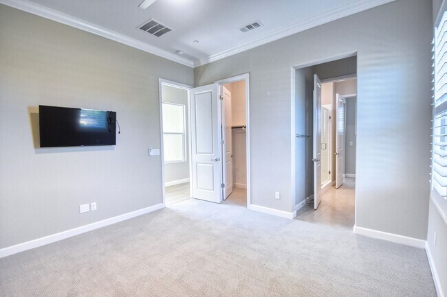 Building Photo - 5 Bedroom Resort-Style Estate with Pool, Spa & RV Parking