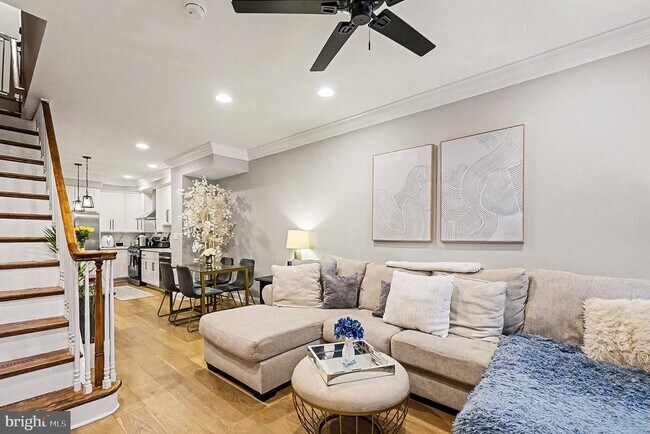 Building Photo - 443 S Robinson St