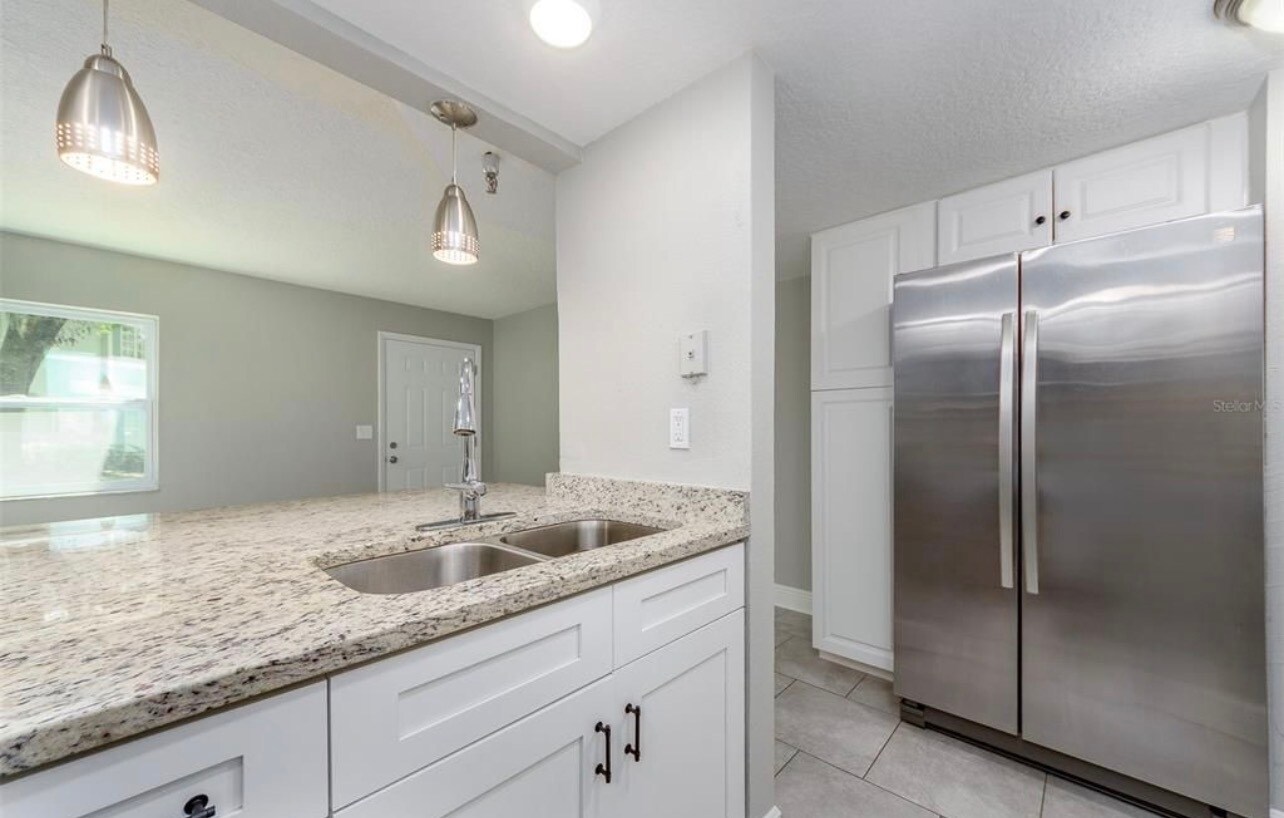 Building Photo - 7246 E Bank Dr