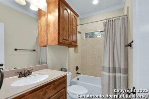 Building Photo - 548 Winding View