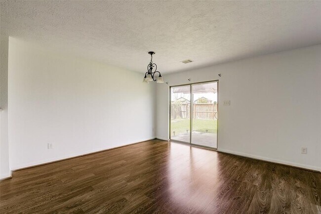 Building Photo - 834 Sweet Flower Dr