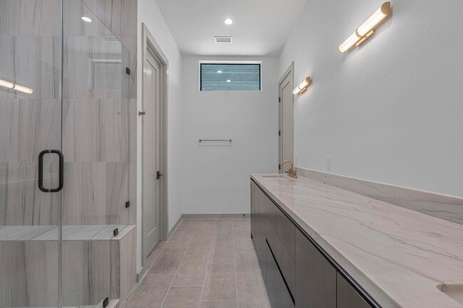 Building Photo - 8120 Stillmeadow Ct