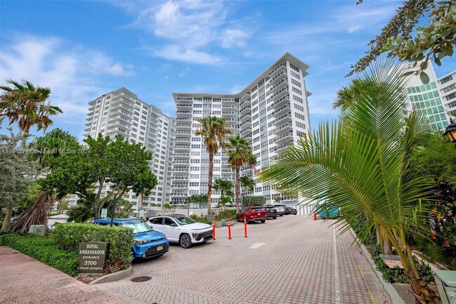 Building Photo - 3700 Galt Ocean Dr