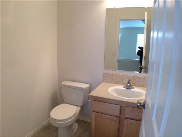 Building Photo - Home in Antler Ridge Community-Redmond