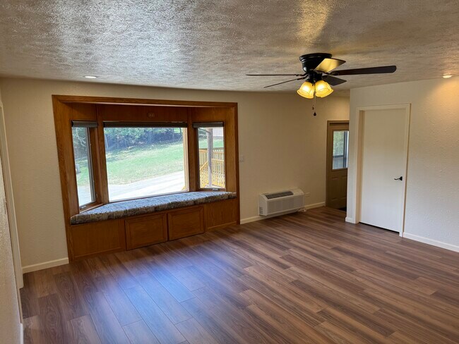 Building Photo - 7697 MO-176