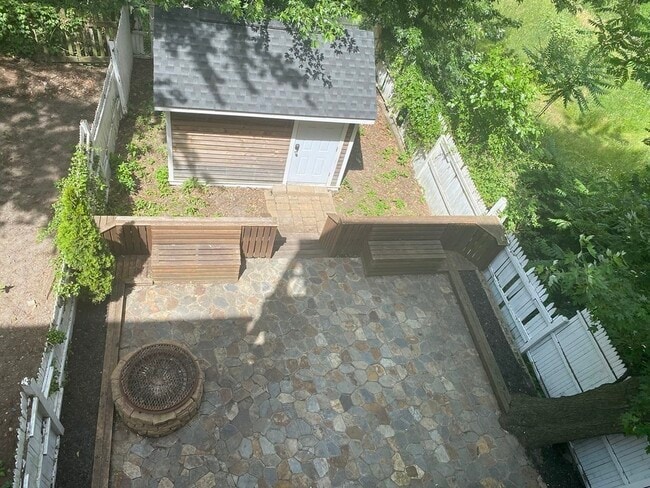 Building Photo - 444 Sumner St