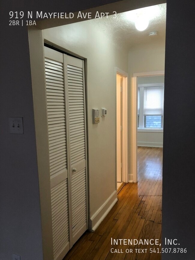 Building Photo - 919 N Mayfield Ave