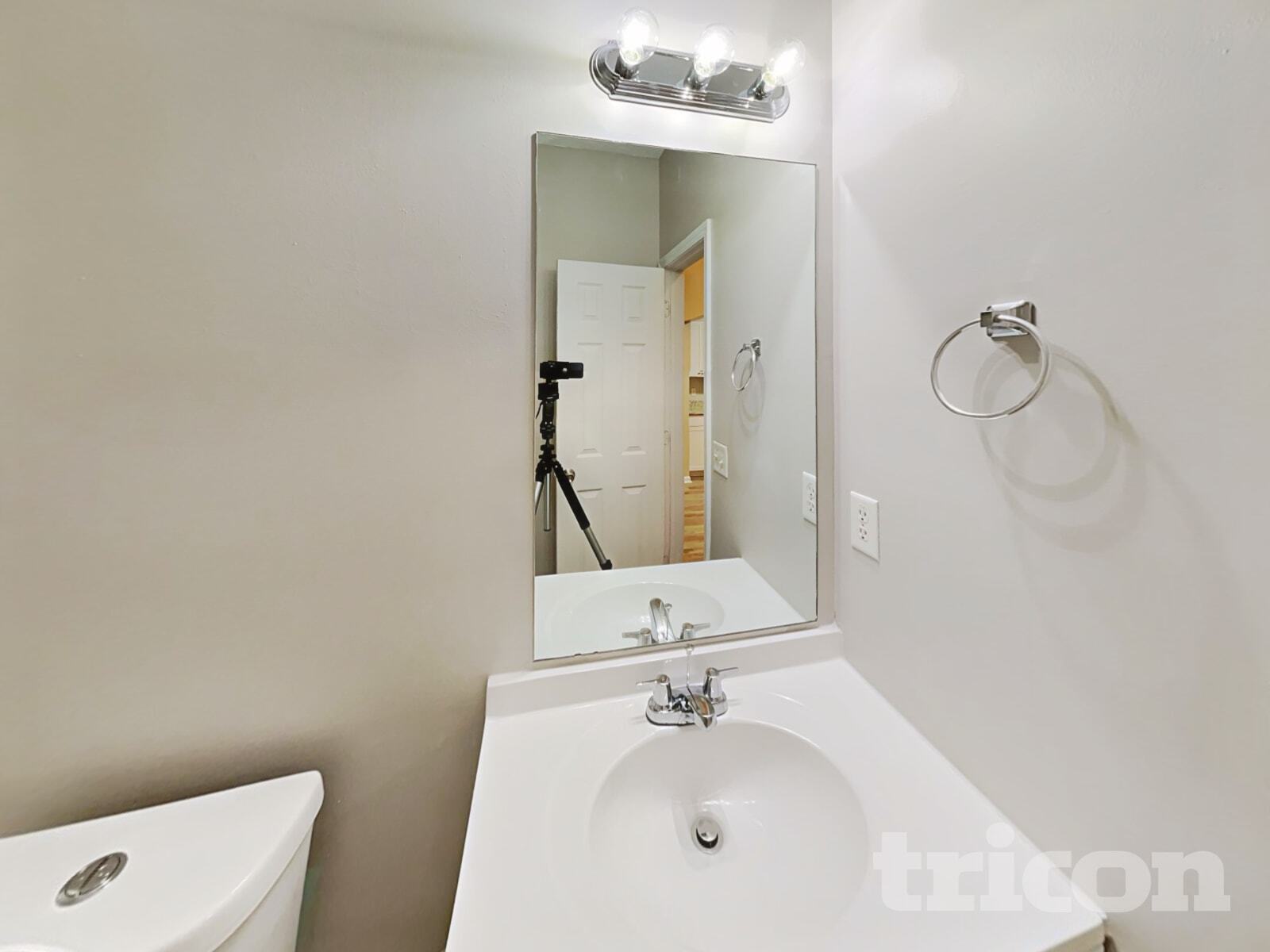 Building Photo - 222 Southwind Ln