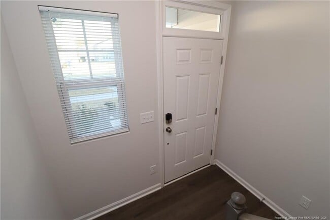 Building Photo - 1214 Rosefinch Dr