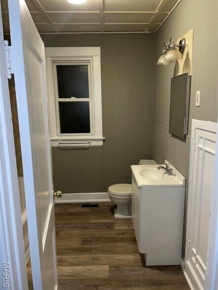 Building Photo - 5820 Helen Ave