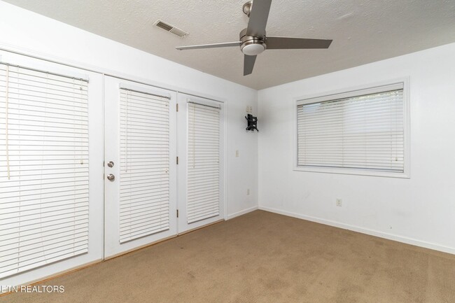 Building Photo - 2084 Allenridge Dr