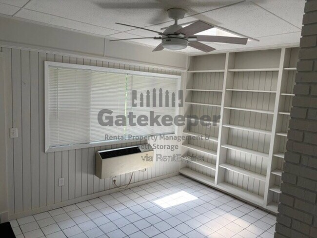Building Photo - 120 Riley Ct