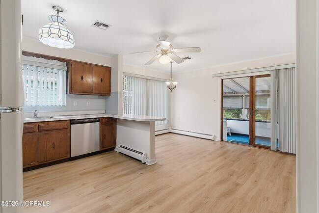 Building Photo - 55 Scarborough Pl